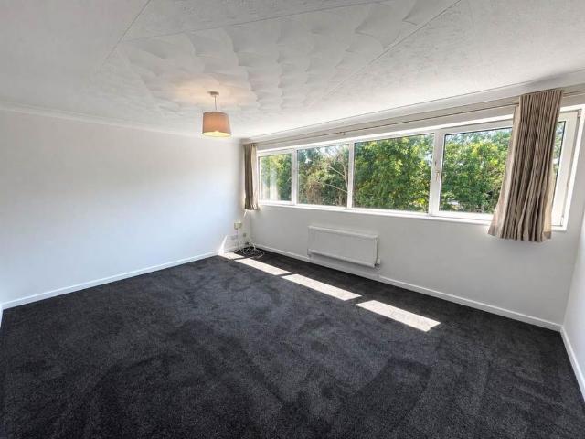 Apartment for rent in Fishersgate, West Sussex