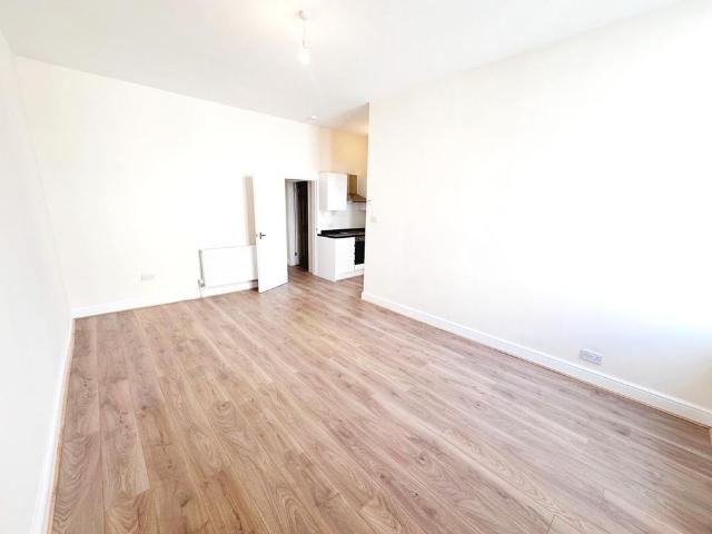 Apartment for rent in Round Hill, Brighton