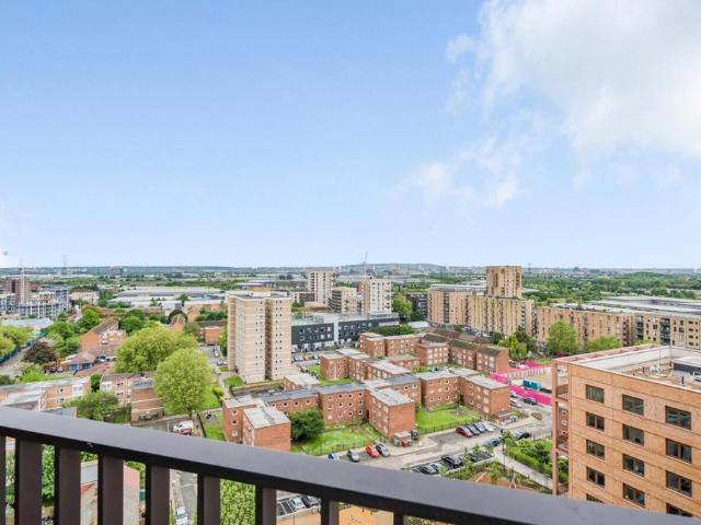 Flat for rent in Roding Riverside, Greater London