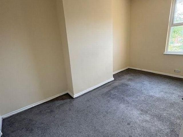 Apartment for rent in Kensington, Calderstones