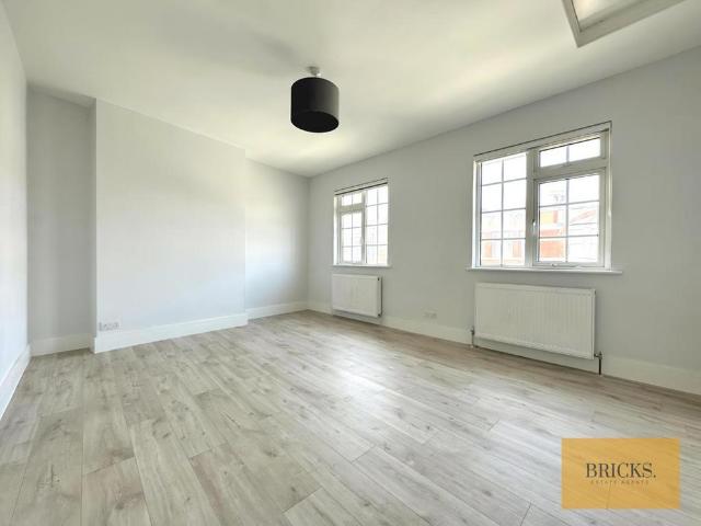 Apartment for rent in Winchmore Hill, Palmers Green