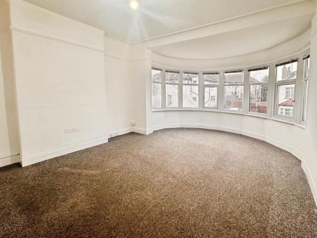 Apartment for rent in Southend City Centre Neighbourhood, Alton Barnes