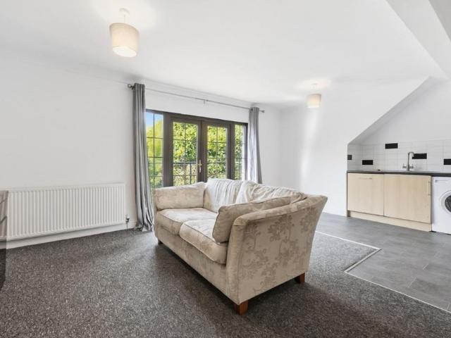 Apartment for rent in Swanscombe and Greenhithe, Monks Orchard