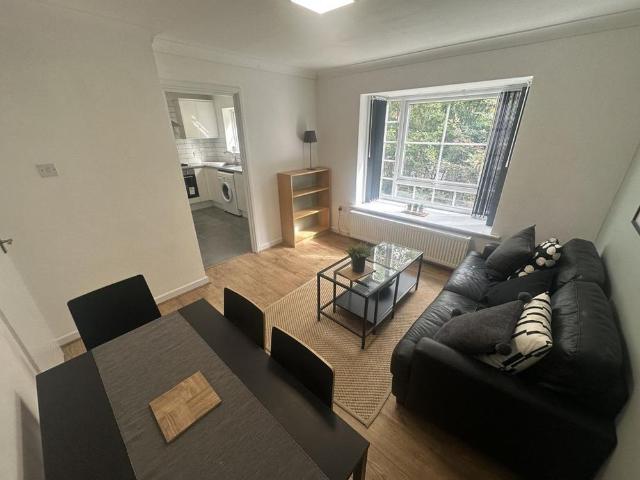 Apartment for rent in Hyde Park, West Yorkshire