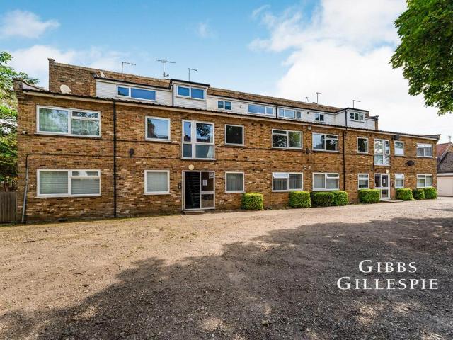 Flat for rent in Harefield, London Borough of Hillingdon