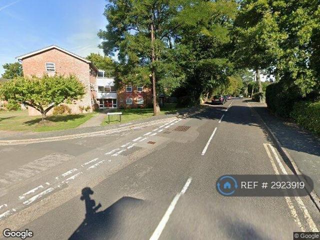 Flat for rent in Westborough, Surrey