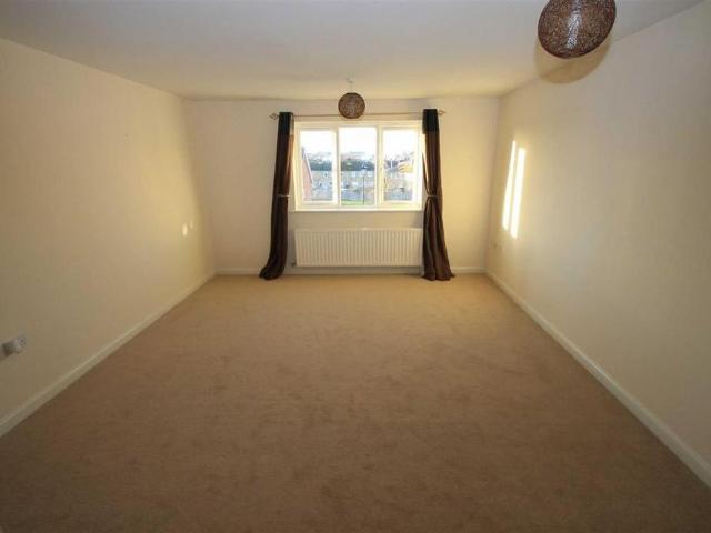 Apartment for rent in Grove Park, Oad Street