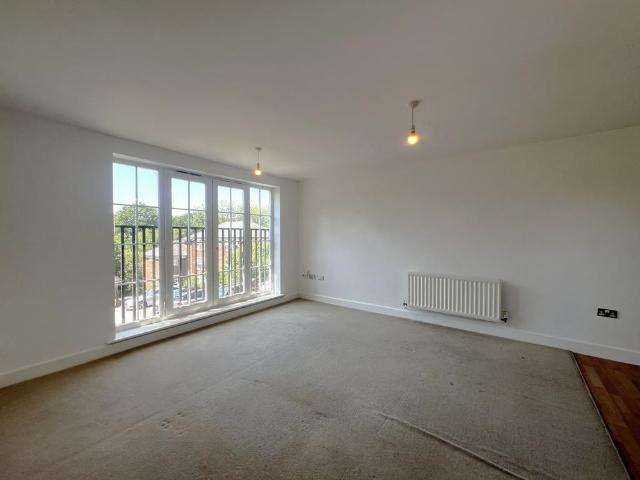 Apartment for rent in Perryfields, West Sussex