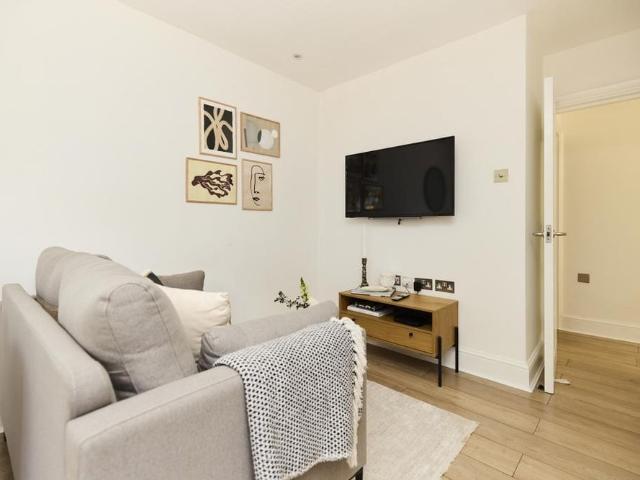Apartment for rent in London Borough of Lambeth, Greater London