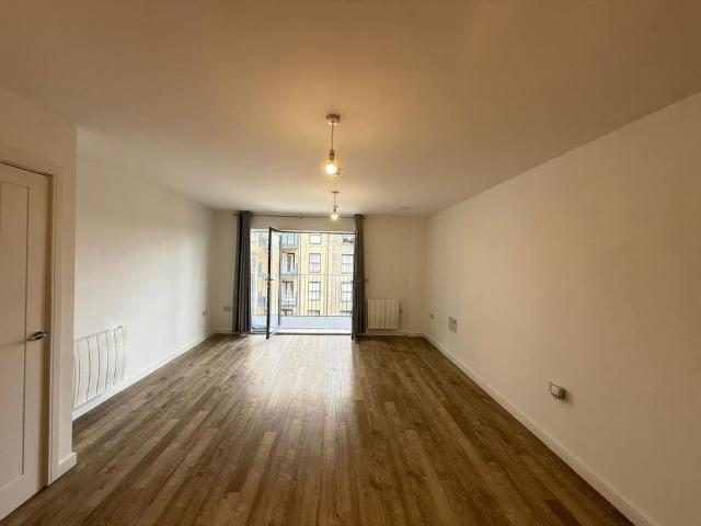 Apartment for rent in Holywell Estate, North Watford