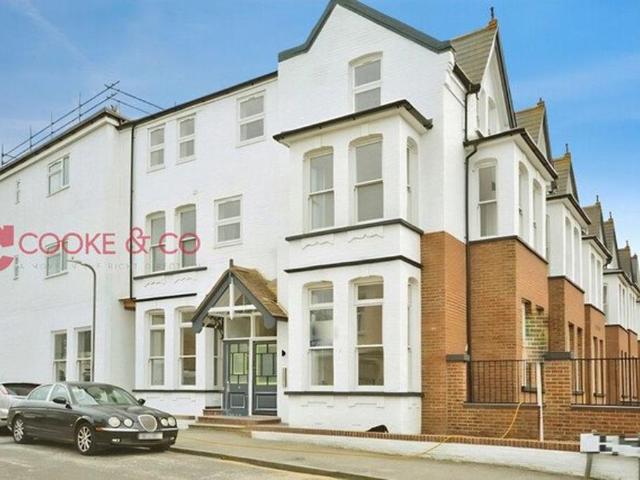 Flat for rent in Cliftonville West, Acol