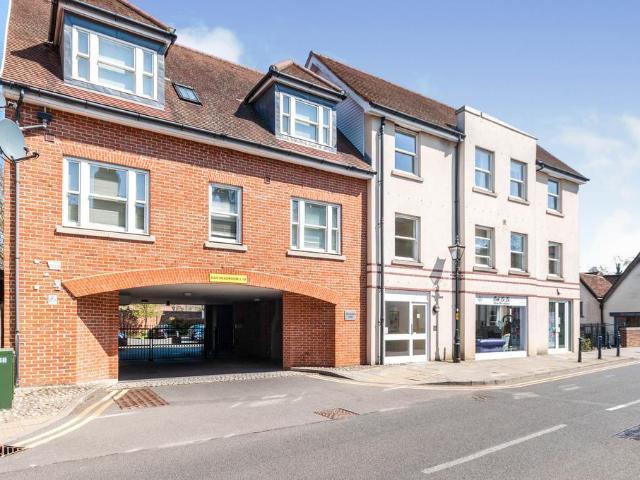 Flat for rent in King's Walden, Hertfordshire