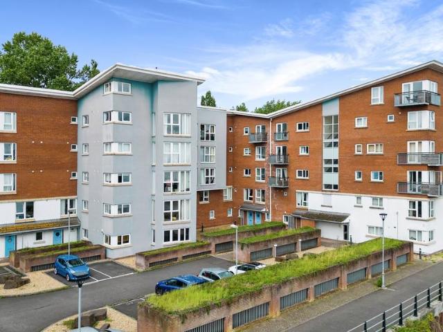 Flat for rent in Cardiff International Sports Village, Falcon Lodge