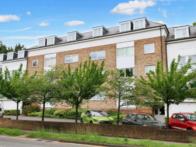 Flat for rent in Radlett, Hertfordshire