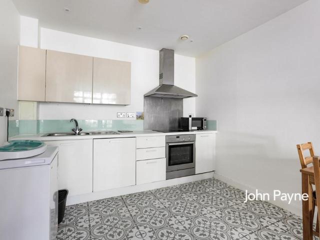 Flat for rent in East Greenwich, Greater London