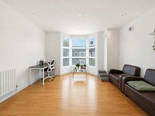Flat for rent in Shepherd's Bush, Greater London