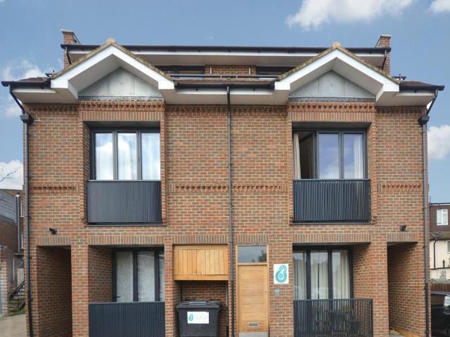 Flat for rent in West Wickham, Greater London
