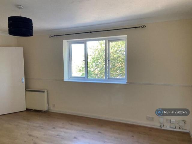 Apartment for rent in Eastleigh, Helford