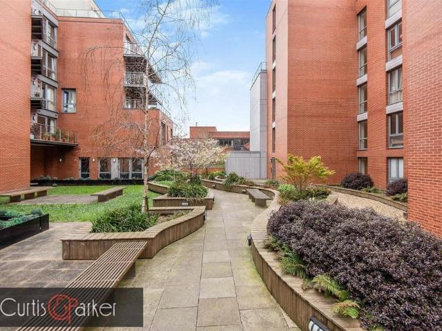 Apartment for rent in London Borough of Hounslow, Greater London