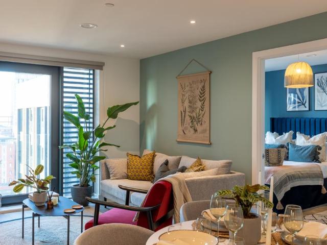 Flat for rent in Calderstones