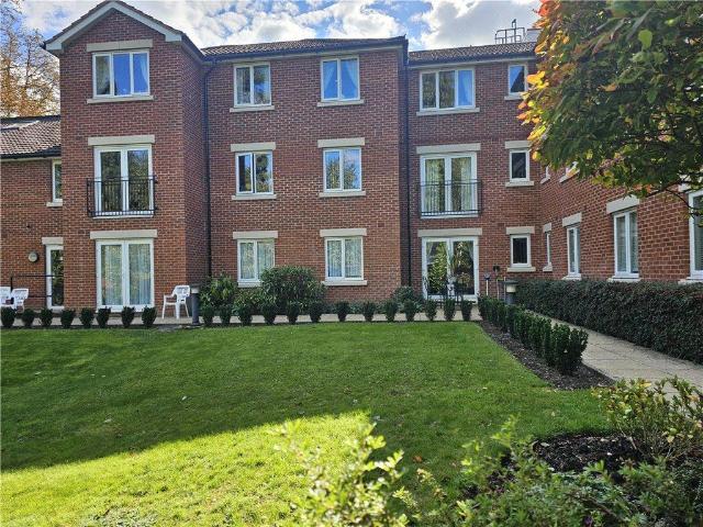 Flat for rent in Hillview, Surrey