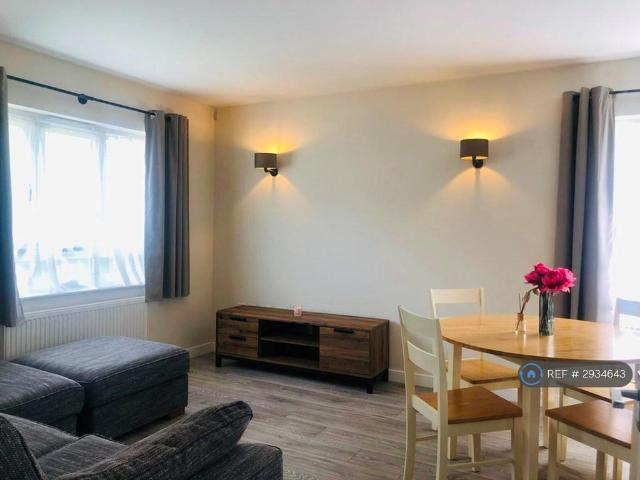 Flat for rent in London Borough of Hounslow, Feltham