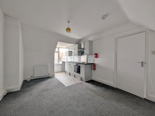 Apartment for rent in Oldway, Livermead