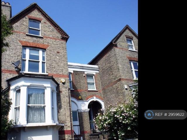 Flat for rent in London Borough of Lewisham, Greater London