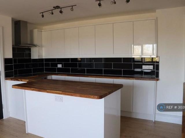 Apartment for rent in Highweek, Bridford