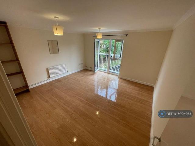 Apartment for rent in West Bedfont, Spelthorne