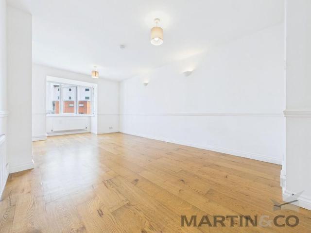 Apartment for rent in Priddy's Hard, Middlecroft