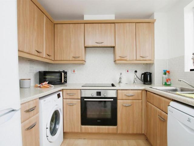 Flat for rent in Ponders End, Greater London