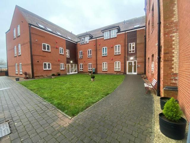 Flat for rent in Alverton, East Midlands