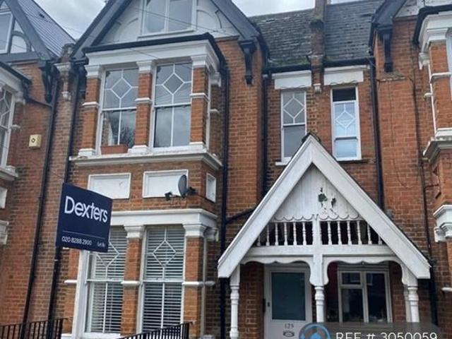 Flat for rent in London Borough of Richmond upon Thames, Greater London