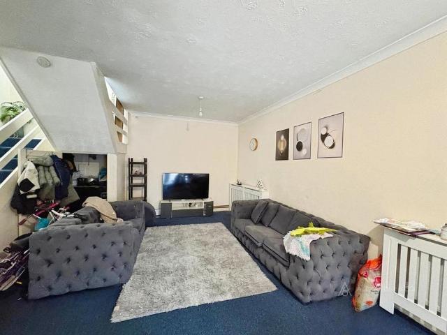 Apartment for rent in Woodside Estate, Houghton Regis
