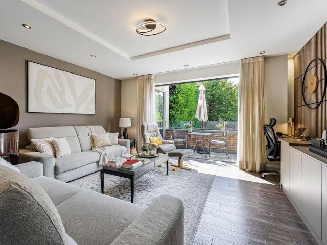 Apartment for rent in Shortlands, Greater London