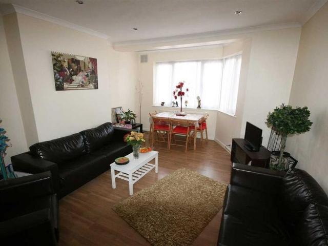 Apartment for rent in Greenhill, Greater London