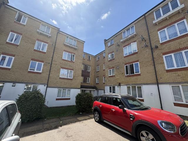 Flat for rent in The High, Harlow