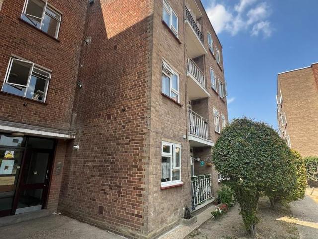 Flat for rent in Greater London