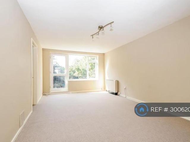 Flat for rent in Shortlands, Greater London