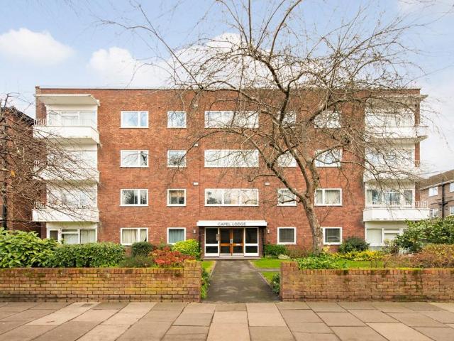 Flat for rent in Kew, Greater London