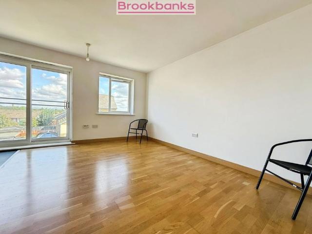 Apartment for rent in Fleet Estate, Monks Orchard