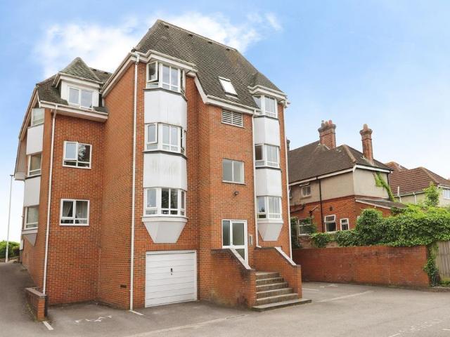 Flat for rent in Poole