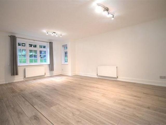 Apartment for rent in St Albans, Five Acres