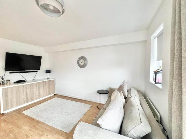 Apartment for rent in Navestock Side, Essex