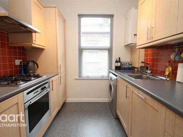 Flat for rent in Chapel End, Highams Park