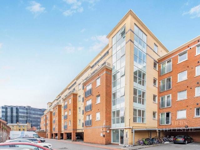 Flat for rent in Greater London