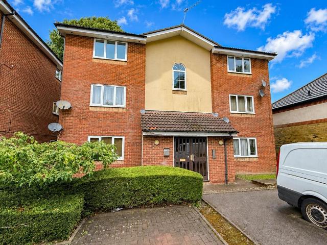 Flat for rent in Watford Rural, Batchworth