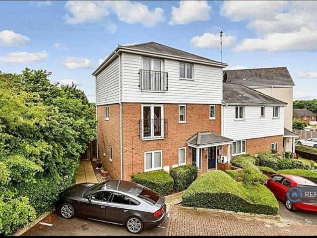 Flat for rent in Orchard Heights, Bridgefield