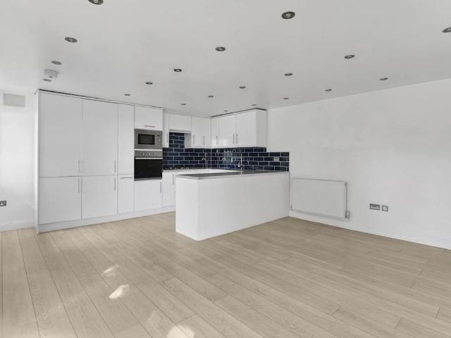 Apartment for rent in London Borough of Croydon, Greater London
